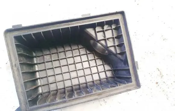 Hyundai Accent Air filter box x2811122601 x28111-22601