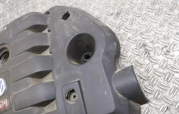 Volkswagen PASSAT B5 Engine cover (trim) 0134271
