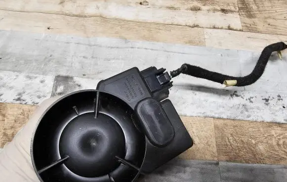 Lexus IS 220D-250-350 Horn signal 8904053060 2370005440