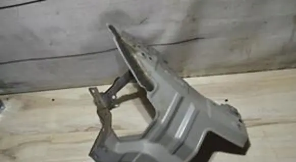 Nissan Murano Z51 Fender mounting bracket