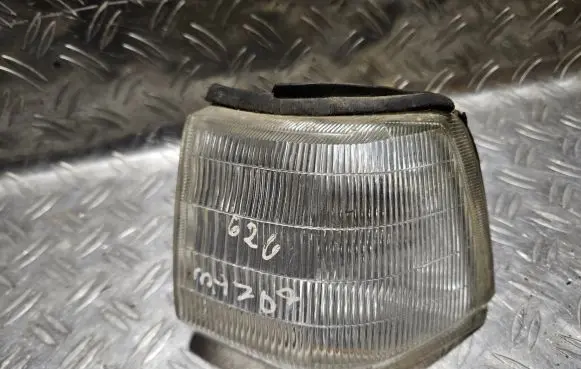 Mazda 626 Front indicator light M68607L M68607