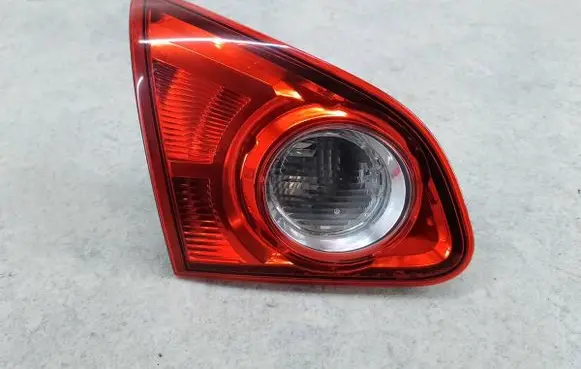 Nissan Qashqai+2 Tailgate rear/tail lights 26555JD800