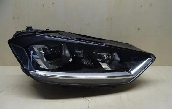 Volkswagen Golf Sportsvan Headlight/headlamp