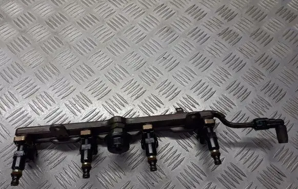 Honda CR-V Fuel main line pipe