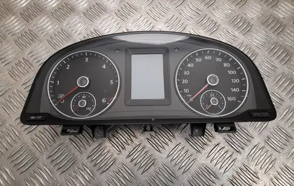 Volkswagen Touran II Speedometer (instrument cluster) 1T0920975E