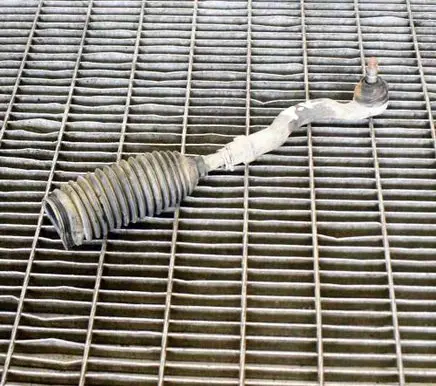 Mitsubishi L200 Steering tie rod 