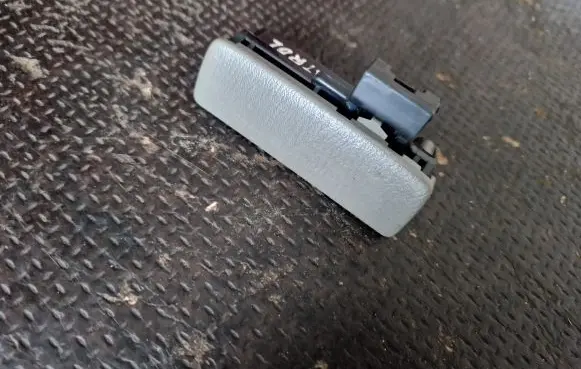Nissan Patrol Y61 Glove box opening button 