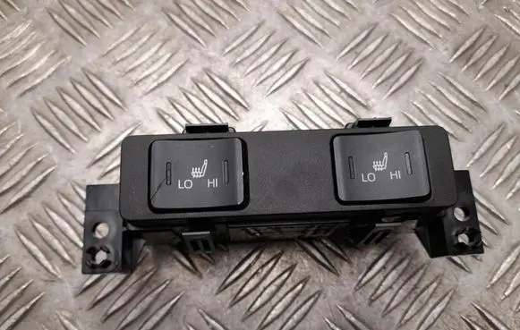 Toyota Prius (XW50) Seat heating switch 