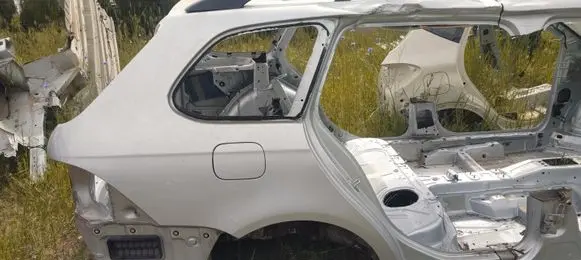 Volkswagen Golf V Rear quarter panel 