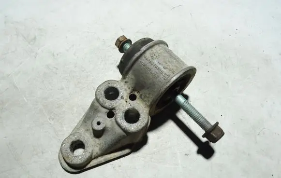 Audi A6 S6 C5 4B Engine mount bracket 8E0501521H