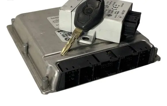 BMW 5 E39 Engine ECU kit and lock set 7785540 0281001830 6905668