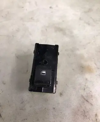 Hyundai Tucson IV NX4 Electric window control switch 93581