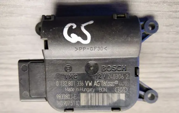 Volkswagen Golf V A/C air flow flap actuator/motor 1K0907511C 0132801336