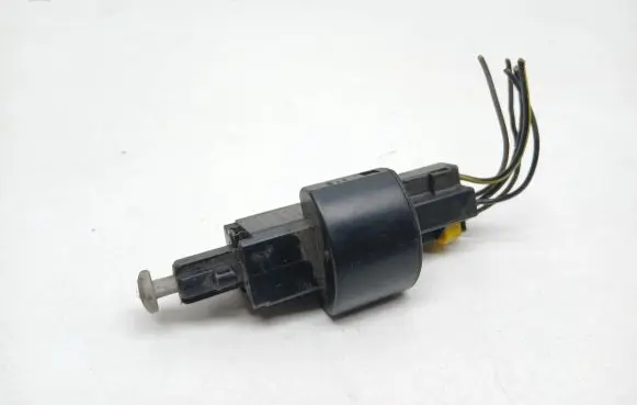Opel Zafira A Brake pedal sensor switch 09132299
