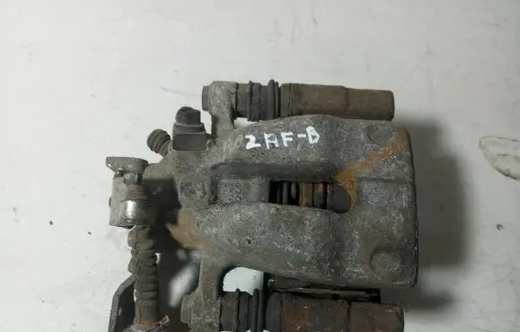 Opel Zafira B Rear brake caliper