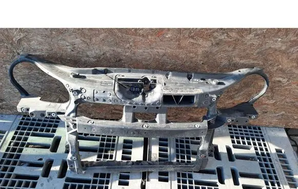 Volkswagen Polo Radiator support slam panel 