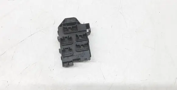 Toyota Avensis Verso Fuse module