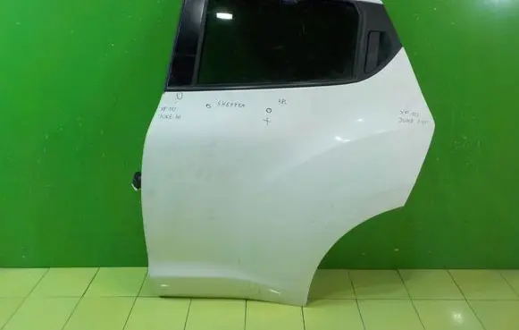 Nissan Juke I F15 Rear door XP10