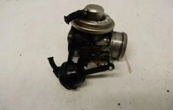 Volkswagen Golf IV Throttle valve 038129637