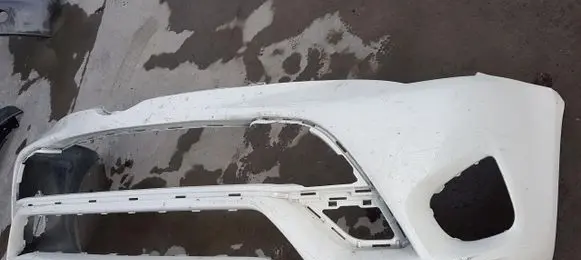 Toyota Avensis T270 Front bumper
