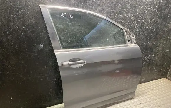 Honda CR-V Front door
