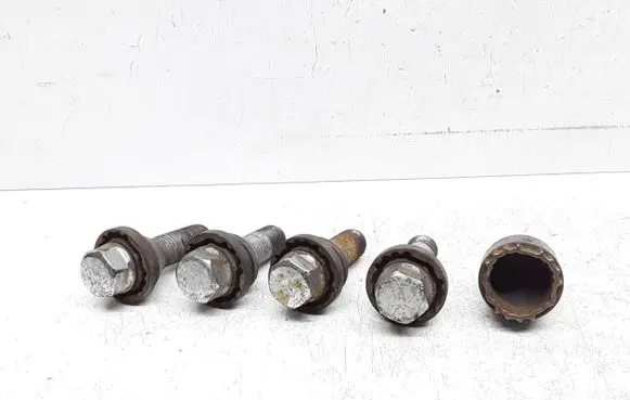 Volvo V60 Nuts/bolts 