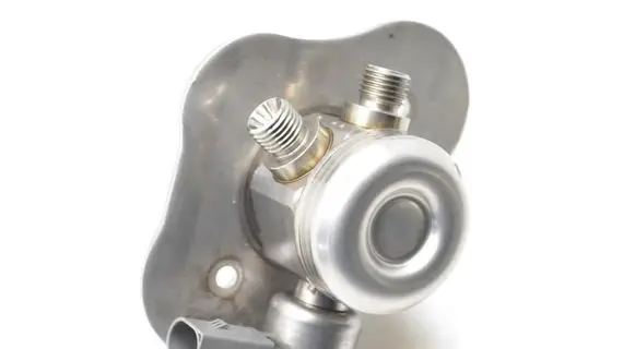 BMW 3 E90 E91 Fuel injection high pressure pump 7562473