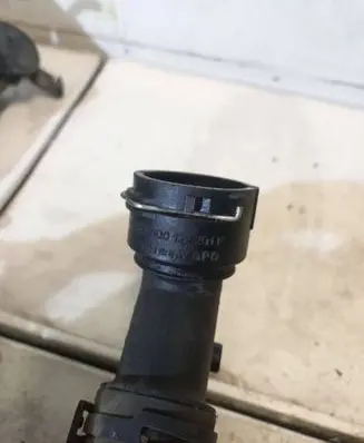 Volkswagen Polo Engine coolant pipe/hose 6Q0122291F