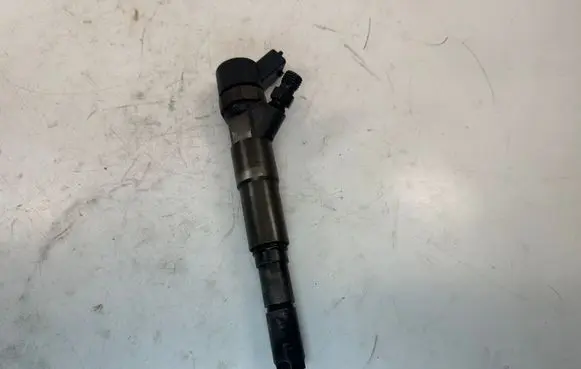 BMW 5 E39 Fuel injector 2354093 13532354093 0445110029
