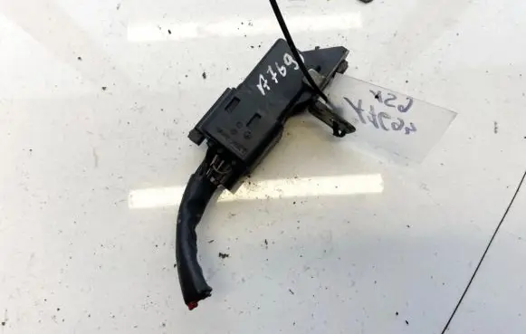 Skoda Superb B5 (3U) Glow plug pre-heat relay 038907281d