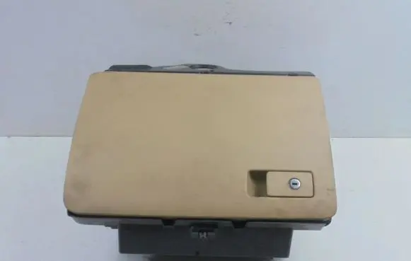 Volkswagen PASSAT B6 Glove box 3C1857114
