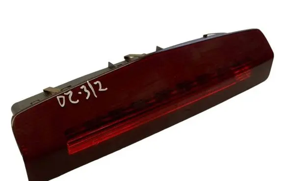 Opel Zafira B Third/center stoplight 13252463