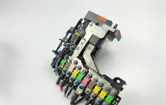 Citroen DS5 Fuse module 9665878380