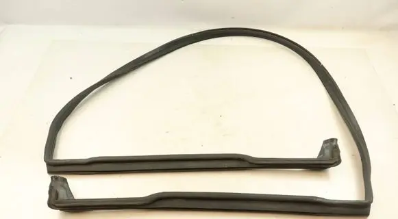 BMW M6 Trunk rubber seal (body) 7046400 51767046400
