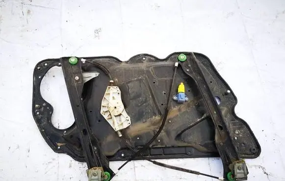 Volkswagen PASSAT B6 Sliding door window regulator with motor 3C1837756F
