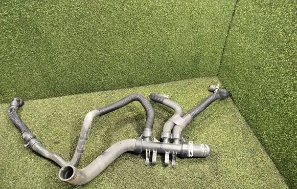 Renault Trafic III (X82) Engine coolant pipe/hose S6000303