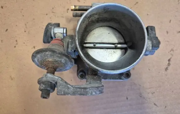 Volkswagen Golf III Throttle valve 021061A 021133061A VR6