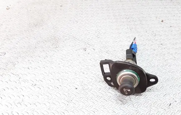Mazda MPV Cigarette lighter 