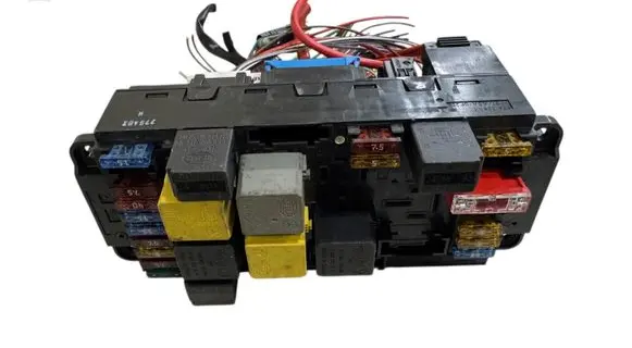 Mercedes-Benz C W203 Fuse module 2035453001 5DK00848552