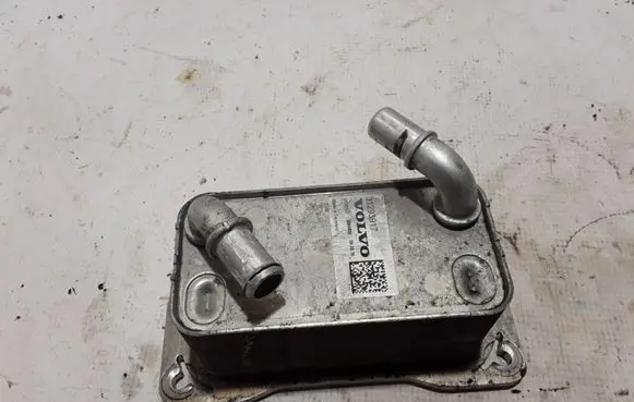 Volvo XC90 Oil filter mounting bracket 31293917