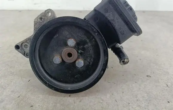 BMW 3 E46 Power steering pump 67565757