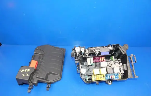 Mercedes-Benz GLA W156 Fuse box set A2465400024