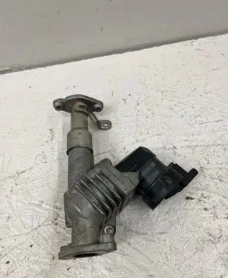 BMW 3 E90 E91 EGR valve 7563241