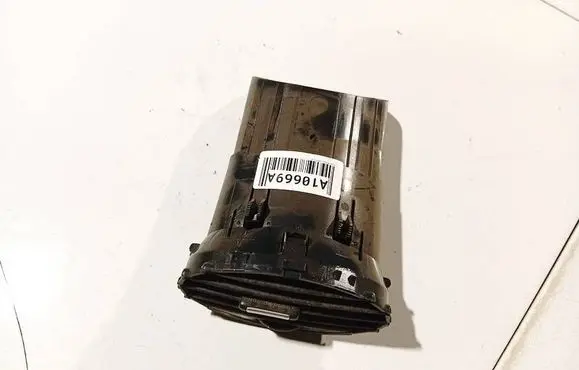 Ford Focus Dash center air vent grill