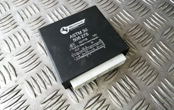 Audi A6 S6 C5 4B Tow bar trailer control unit/module ASTM30 506275