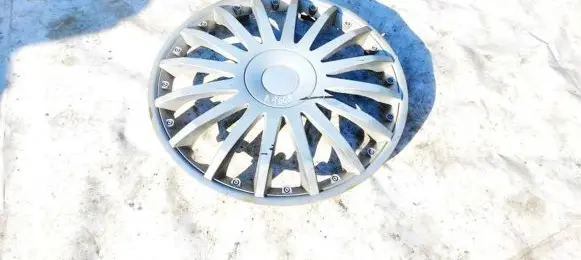 Volvo S70 V70 V70 XC R15 wheel hub/cap/trim 