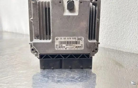 Opel Insignia A Engine control unit/module 55573539 55573560 0281015777