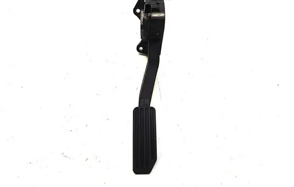 Land Rover Evoque I Accelerator throttle pedal CT8UC