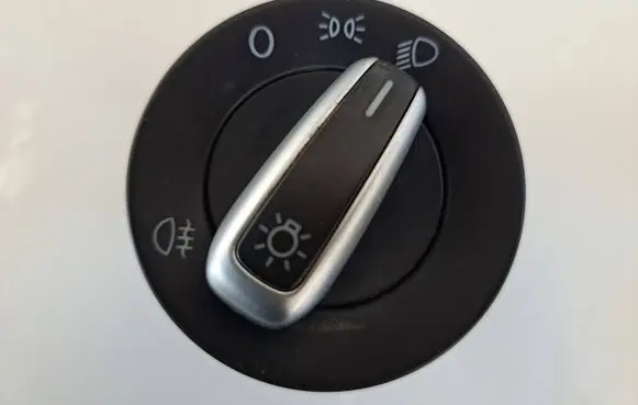 Volkswagen Polo V 6R Light switch