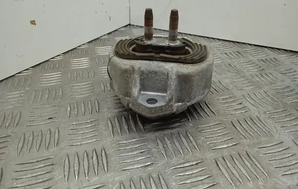 Jeep Grand Cherokee Gearbox mount 68103111AB